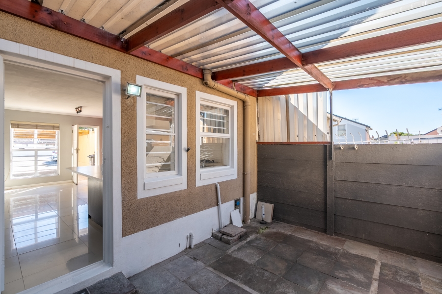 2 Bedroom Property for Sale in Thornton Western Cape